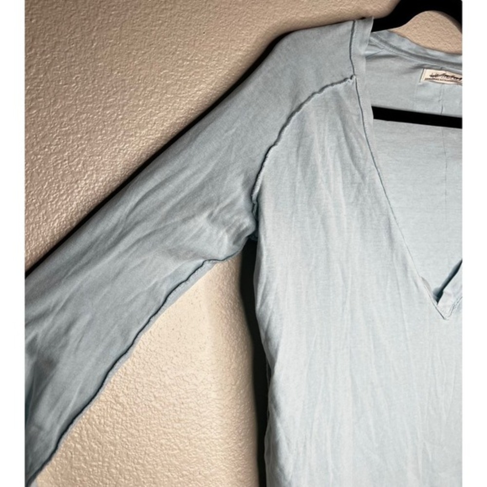 Free‎ People We The Free Light Blue Deep V-neck Long Sleeve Sz XS Oversized EUC - Picture 2 of 11